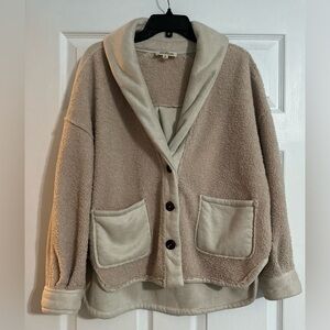 Listicle Women’s  Beige Sherpa Jacket - Size Small